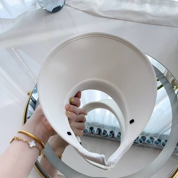 Miu Miu Hat MUH00138-1 Miu Miu Hat MUH00138-1